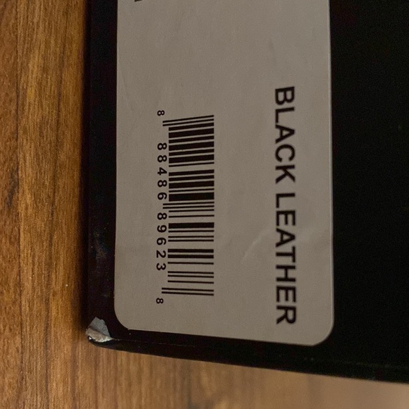 NWT Authentic Marciano Heels - Picture 11 of 11